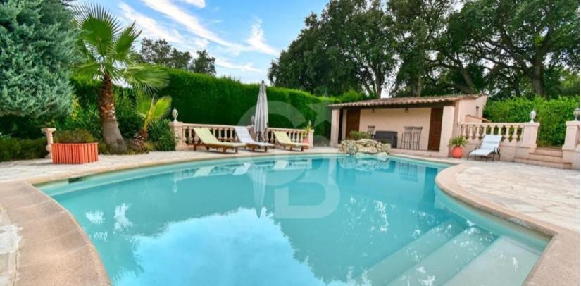 Domaine Des Tuilieres Avec Piscine Villa Vallauris Bagian luar foto